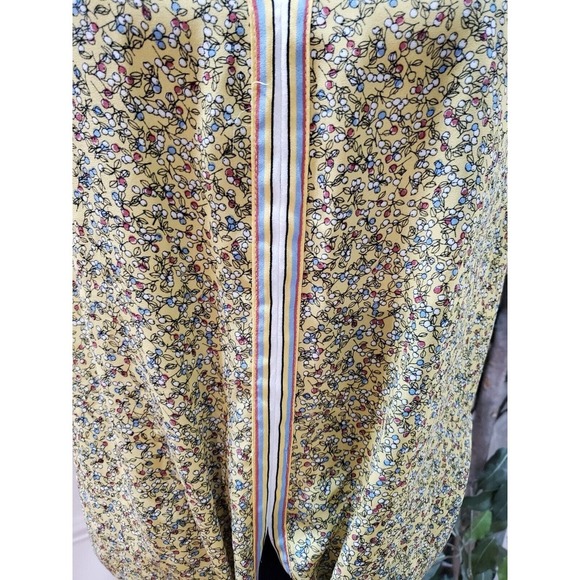 Max Studio Women's Yellow Floral 100% Polyester V-Neck Short Sleeve Top Blouse L - Picture 3 of 13